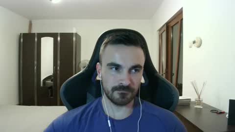 Snapshot of mu5clemania chatting on 02-19-26, 05:31 Victor online show from 02-19-26, 05:31