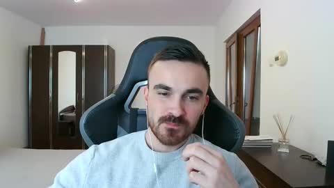 Snapshot of mu5clemania chatting on 02-20-26, 01:55 Victor online show from 02-20-26, 01:55