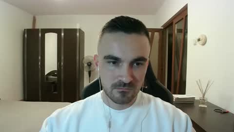 Snapshot of mu5clemania chatting on 02-23-26, 07:33 Victor online show from 02-23-26, 07:33