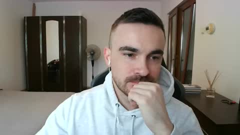 Snapshot of mu5clemania chatting on 02-27-26, 08:36 Victor online show from 02-27-26, 08:36