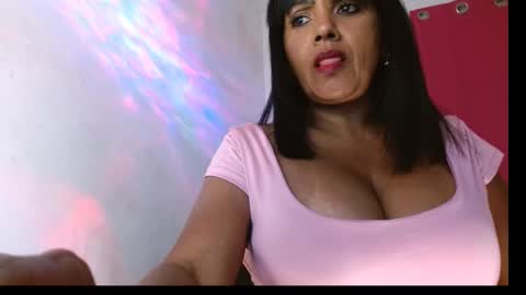 Snapshot of muladefuego chatting on 01-09-25, 06:38 yuli online show from 01-09-25, 06:38