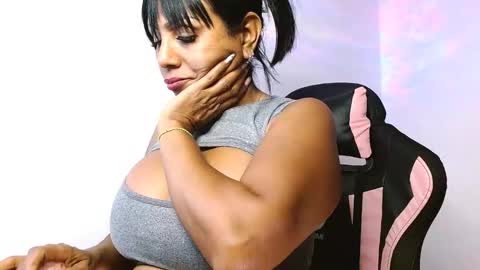 yuli online show from 11-11-25, 09:26