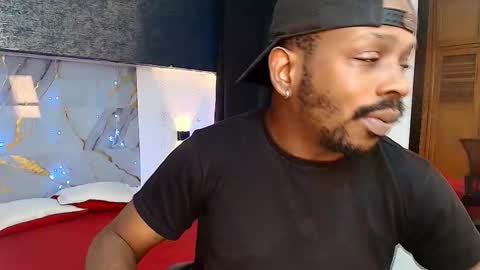 Muller Asher online show from 12-18-25, 04:40