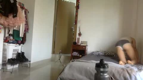 Snapshot of munchi_ chatting on 12-11-24, 12:02   online show from 12-11-24, 12:02