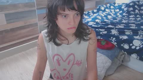 Snapshot of munchi_ chatting on 09-21-25, 03:57   online show from 09-21-25, 03:57