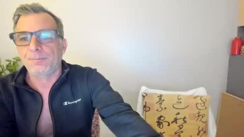 LOVELY JULIA  Peter DAY online show from 01-25-25, 06:46