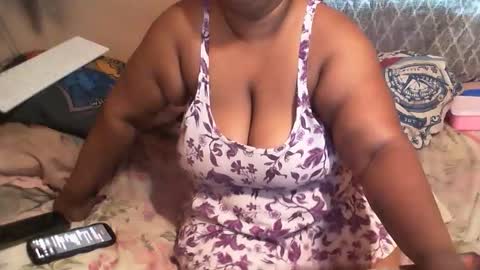 Snapshot of munniegalz1 chatting on 02-16-26, 11:50 your angel online show from 02-16-26, 11:50