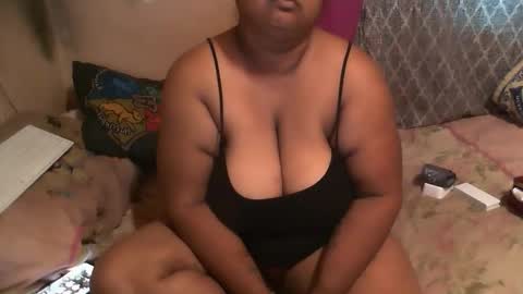 Snapshot of munniegalz1 chatting on 03-02-26, 06:58 your angel online show from 03-02-26, 06:58