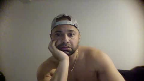 Snapshot of muscle794 chatting on 11-05-25, 09:04 Cool Traveler online show from 11-05-25, 09:04