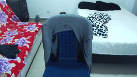 Snapshot of muscle_man1 chatting on 12-08-24, 09:52 Mike online show from 12-08-24, 09:52