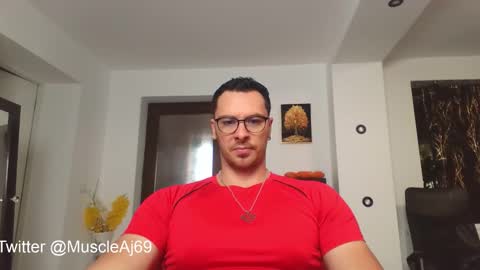 Snapshot of muscleaj69 chatting on 10-12-25, 01:32 AJ online show from 10-12-25, 01:32