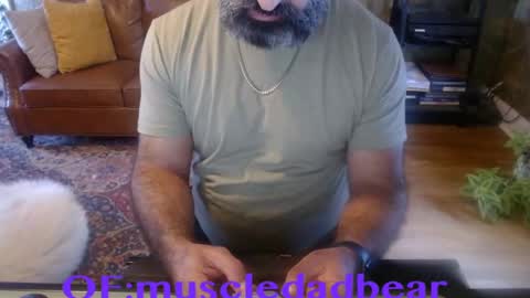 Snapshot of muscledadbear chatting on 10-09-25, 12:36 Jordan El Din online show from 10-09-25, 12:36