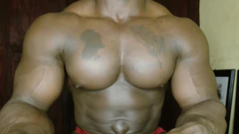 Snapshot of musclegodsammy23 chatting on 02-10-26, 02:10 musclegod23 online show from 02-10-26, 02:10