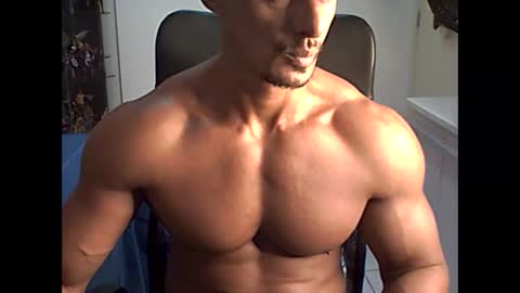 Snapshot of muscleoss chatting on 01-09-25, 10:52 muscleoss online show from 01-09-25, 10:52