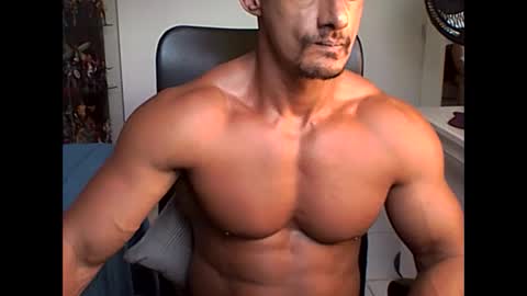 Snapshot of muscleoss chatting on 01-15-25, 07:44 muscleoss online show from 01-15-25, 07:44