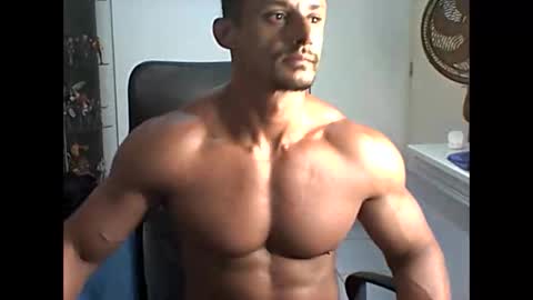 Snapshot of muscleoss chatting on 01-16-25, 11:48 muscleoss online show from 01-16-25, 11:48