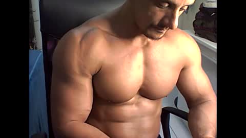 Snapshot of muscleoss chatting on 01-17-25, 04:06 muscleoss online show from 01-17-25, 04:06