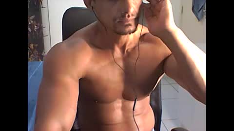 Snapshot of muscleoss chatting on 01-18-25, 04:37 muscleoss online show from 01-18-25, 04:37