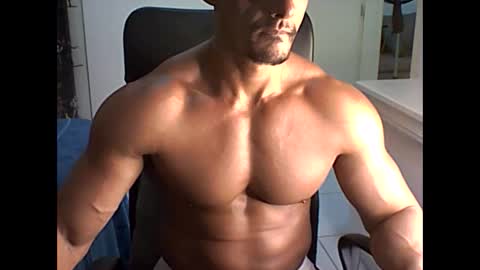 Snapshot of muscleoss chatting on 01-21-25, 11:02 muscleoss online show from 01-21-25, 11:02