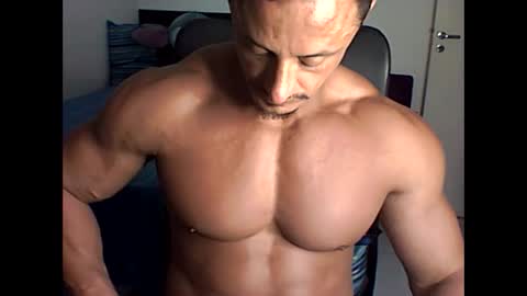 Snapshot of muscleoss chatting on 09-09-25, 02:00 muscleoss online show from 09-09-25, 02:00