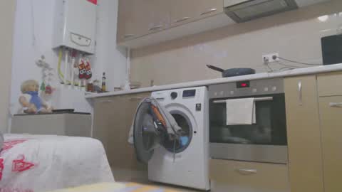 MusclesQueen online show from 01-14-25, 04:40