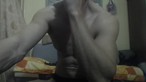 Snapshot of musculargod chatting on 12-19-24, 09:49 SexyMuscled online show from 12-19-24, 09:49