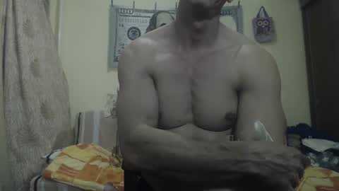 Snapshot of musculargod chatting on 12-21-24, 10:08 SexyMuscled online show from 12-21-24, 10:08