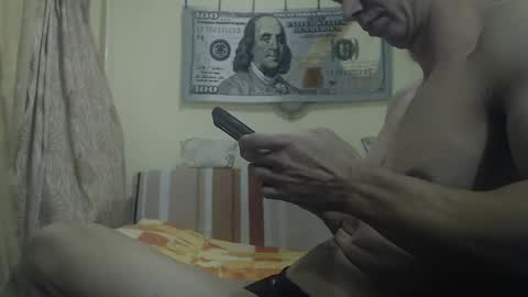 Snapshot of musculargod chatting on 12-28-24, 10:55 SexyMuscled online show from 12-28-24, 10:55