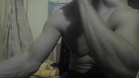 Snapshot of musculargod chatting on 12-29-24, 10:47 SexyMuscled online show from 12-29-24, 10:47