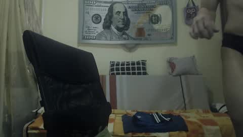 Snapshot of musculargod chatting on 01-06-25, 08:07 SexyMuscled online show from 01-06-25, 08:07