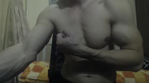 Snapshot of musculargod chatting on 01-15-25, 09:20 SexyMuscled online show from 01-15-25, 09:20