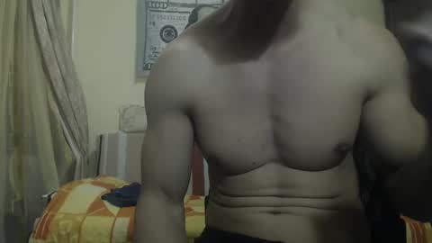 Snapshot of musculargod chatting on 01-16-25, 09:40 SexyMuscled online show from 01-16-25, 09:40