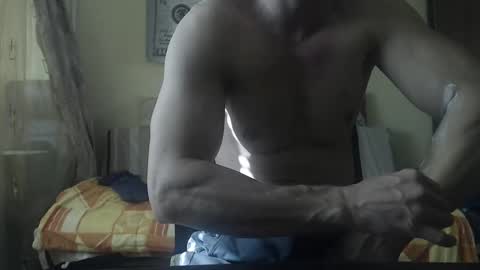 Snapshot of musculargod chatting on 01-23-25, 09:18 SexyMuscled online show from 01-23-25, 09:18