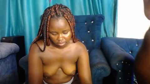 Snapshot of muse_melanin chatting on 02-14-26, 08:05 Milly online show from 02-14-26, 08:05