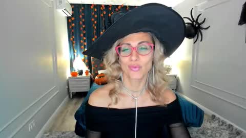 Diana online show from 10-31-25, 11:55