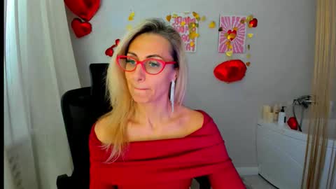 Snapshot of museofstage chatting on 02-11-26, 11:37 Diana online show from 02-11-26, 11:37