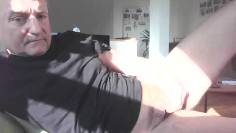 nobuddy online show from 03-10-25, 07:32