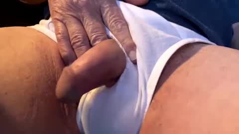 bighead mature oldcock love hairy pussy C2C married..hairy women more than welcome. Tips not required but appreciated online show from 03-07-25, 03:18