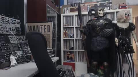 Muziknerd online show from 11-15-25, 07:49