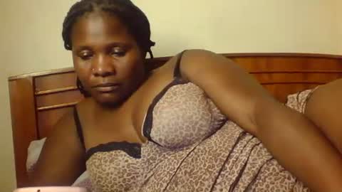 mwekas568403 online show from 10-26-25, 07:42