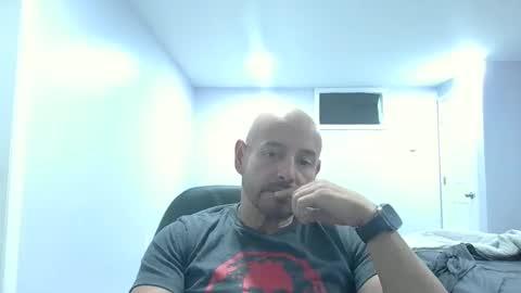 Snapshot of mworlton9 chatting on 09-09-25, 03:00 Maximus online show from 09-09-25, 03:00