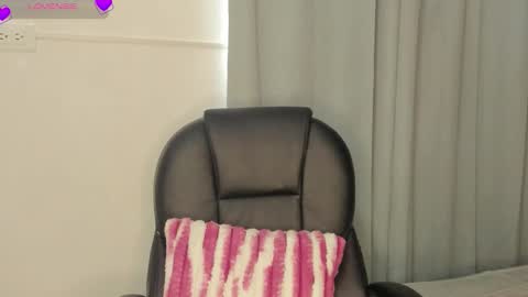 Snapshot of my_lia_ chatting on 10-12-25, 10:09 LIA online show from 10-12-25, 10:09