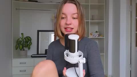 Snapshot of my_mia_ chatting on 09-30-25, 08:41 MIA I will be here Monday Wednesday Thursday Saturday online show from 09-30-25, 08:41