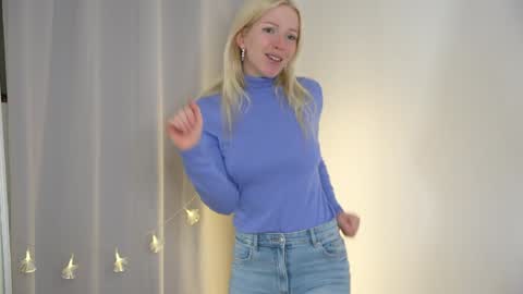 STELLA  Im here today online show from 12-09-24, 03:22