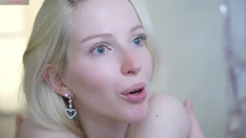 STELLA  Im here today online show from 12-20-24, 10:00