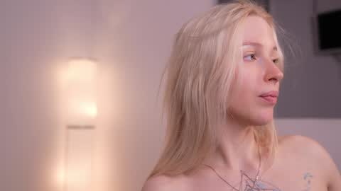 STELLA  Im here today online show from 02-04-25, 06:38