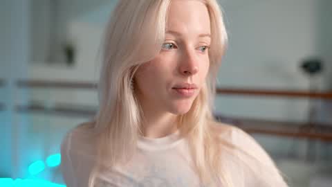 STELLA  Im here today online show from 02-06-25, 04:36