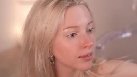 STELLA  Im here today online show from 02-10-25, 06:56