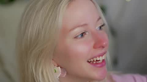 STELLA  Im here today online show from 02-18-25, 03:32