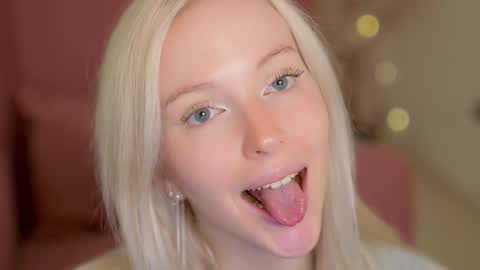STELLA  Im here today online show from 03-02-25, 02:32